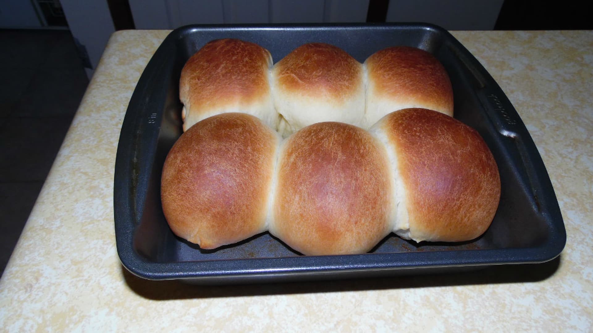 Golden Corral's Famous yeast rolls