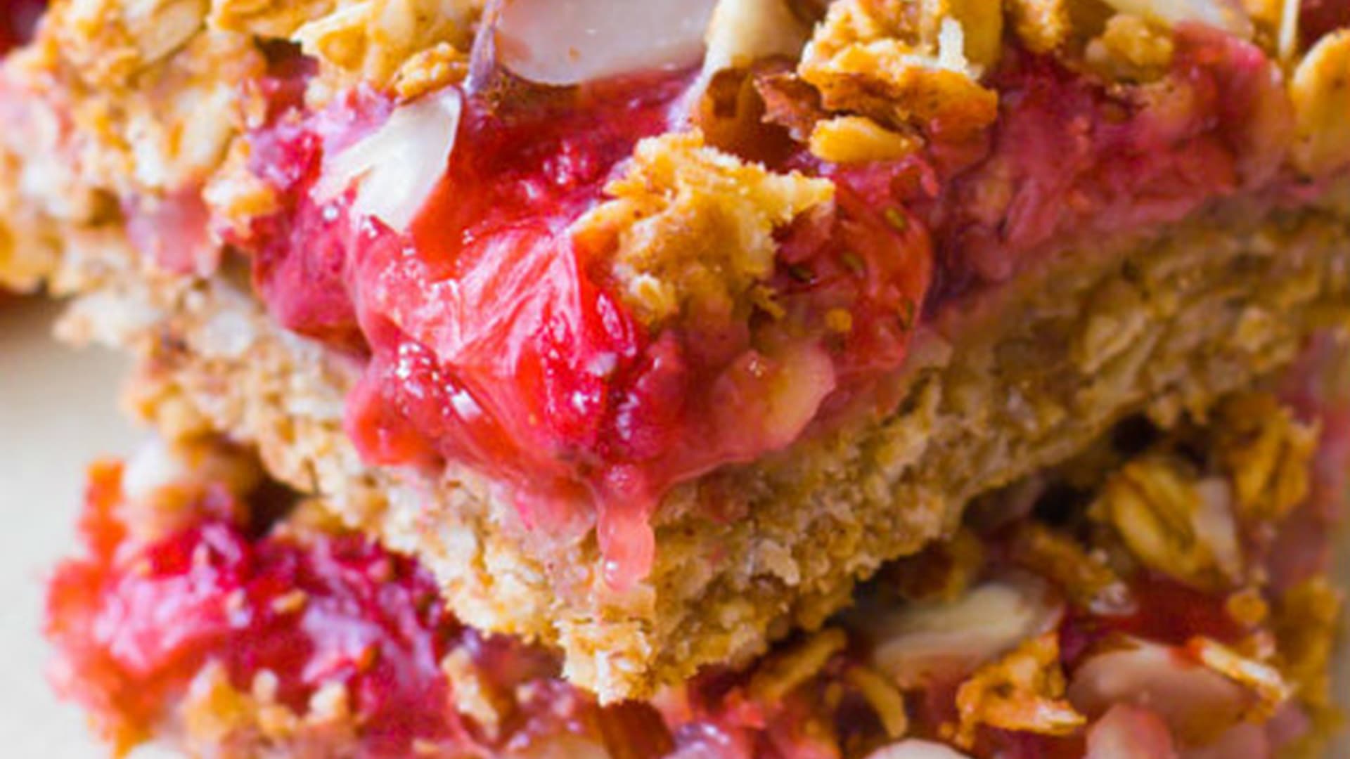 Healthy Strawberry Oat Bars