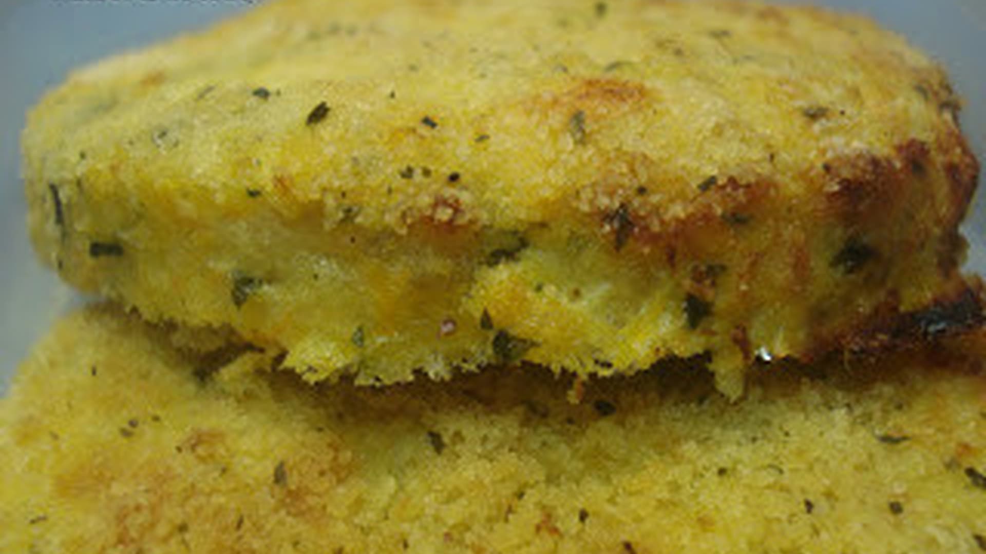 Hamburguer de Peixe com cenoura ralada