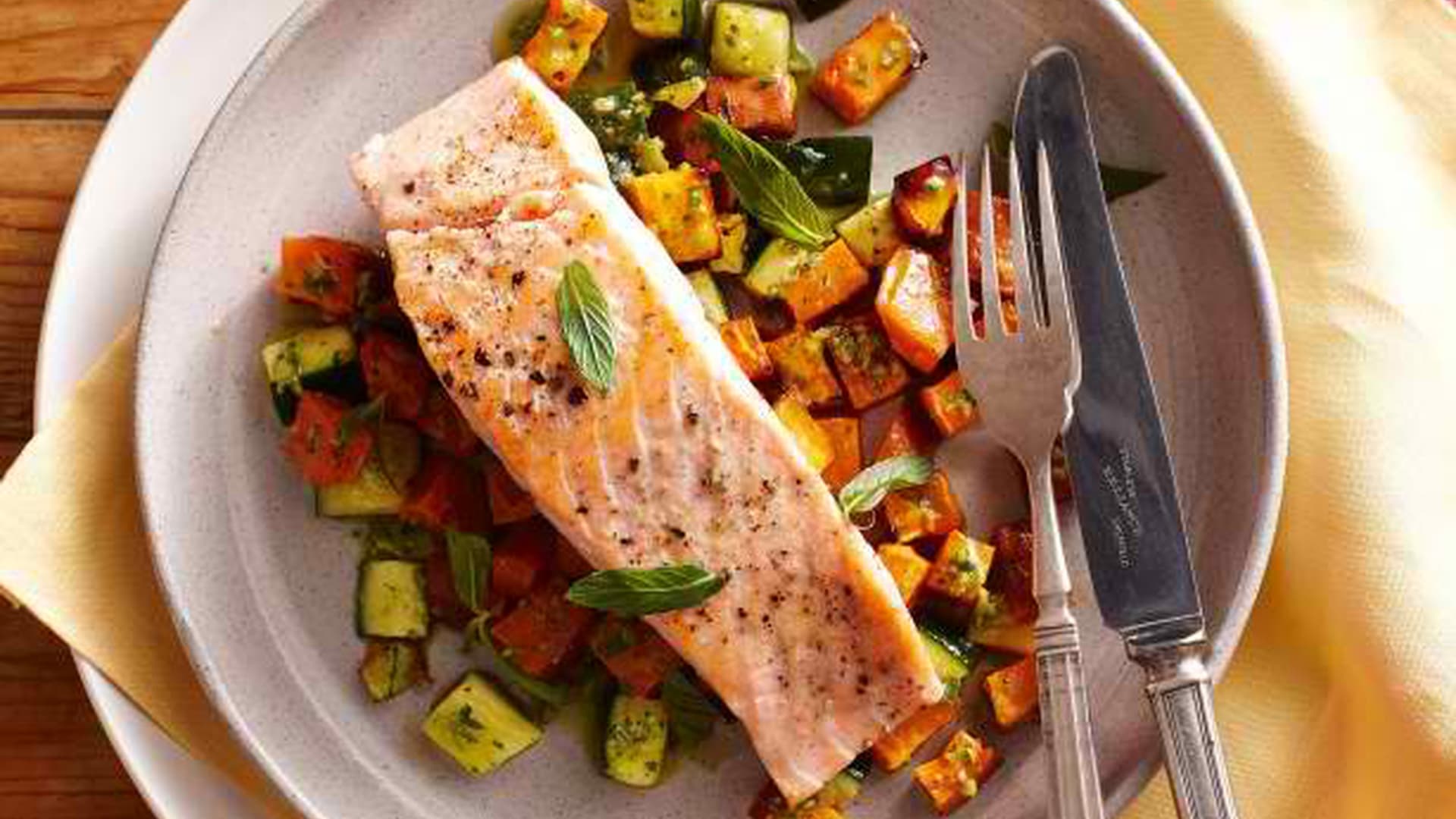 Salmon with sweet potatoes and zucchini