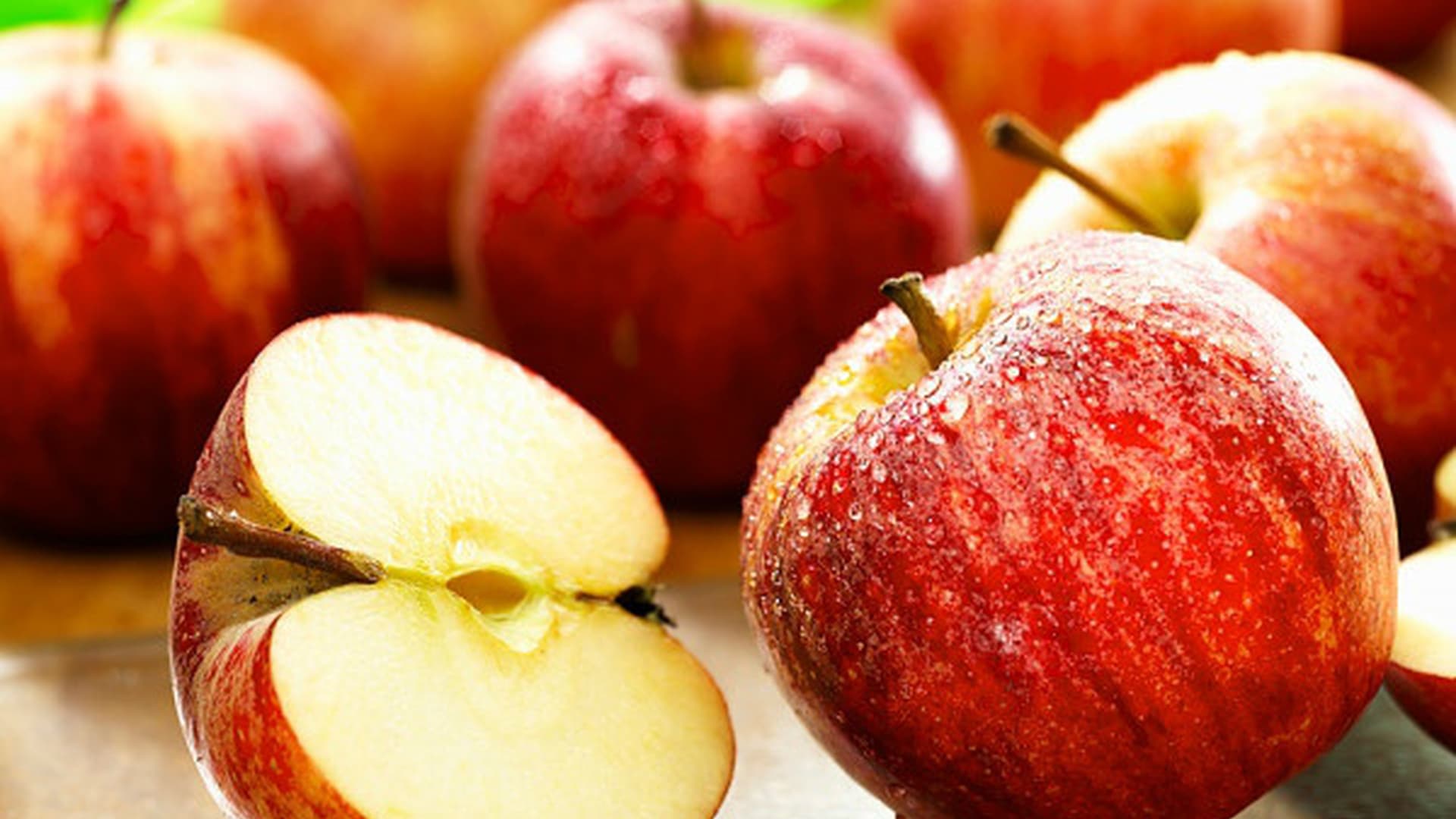 Almás Főtt Hús (Cooked Meat With Apples)