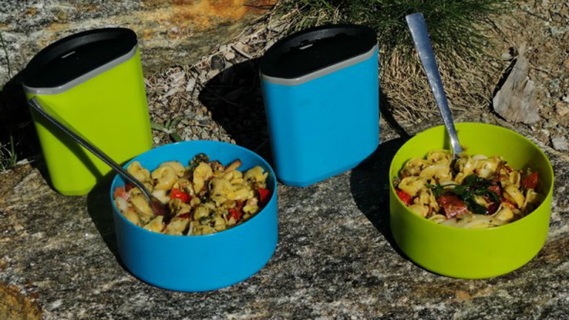 CHUNKY PESTO TORTELLINI