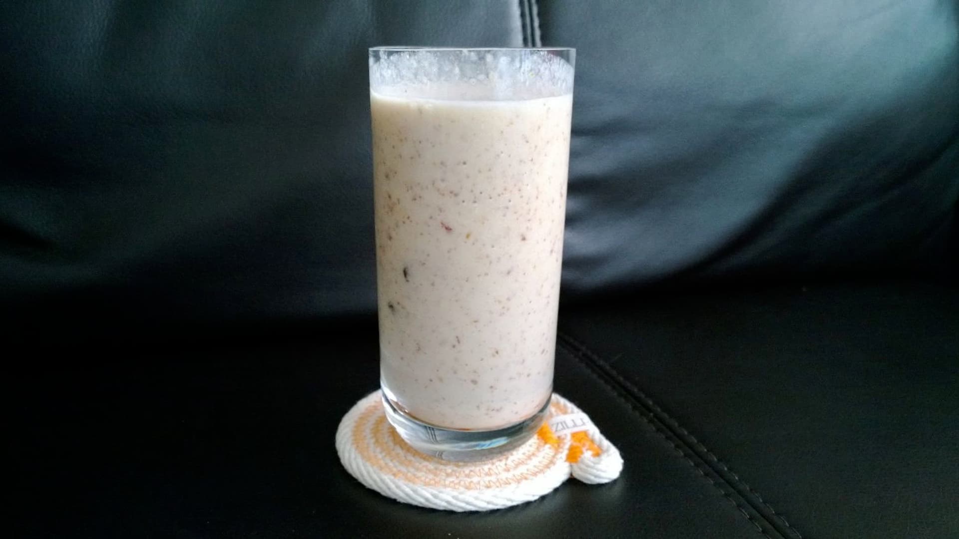 Banana and Date Smoothie