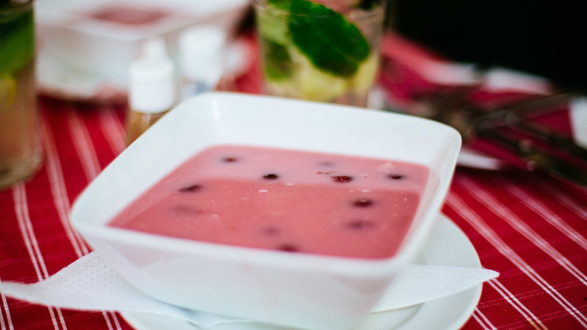 Hideg Meggleves (Cold Sour Cherry Soup)