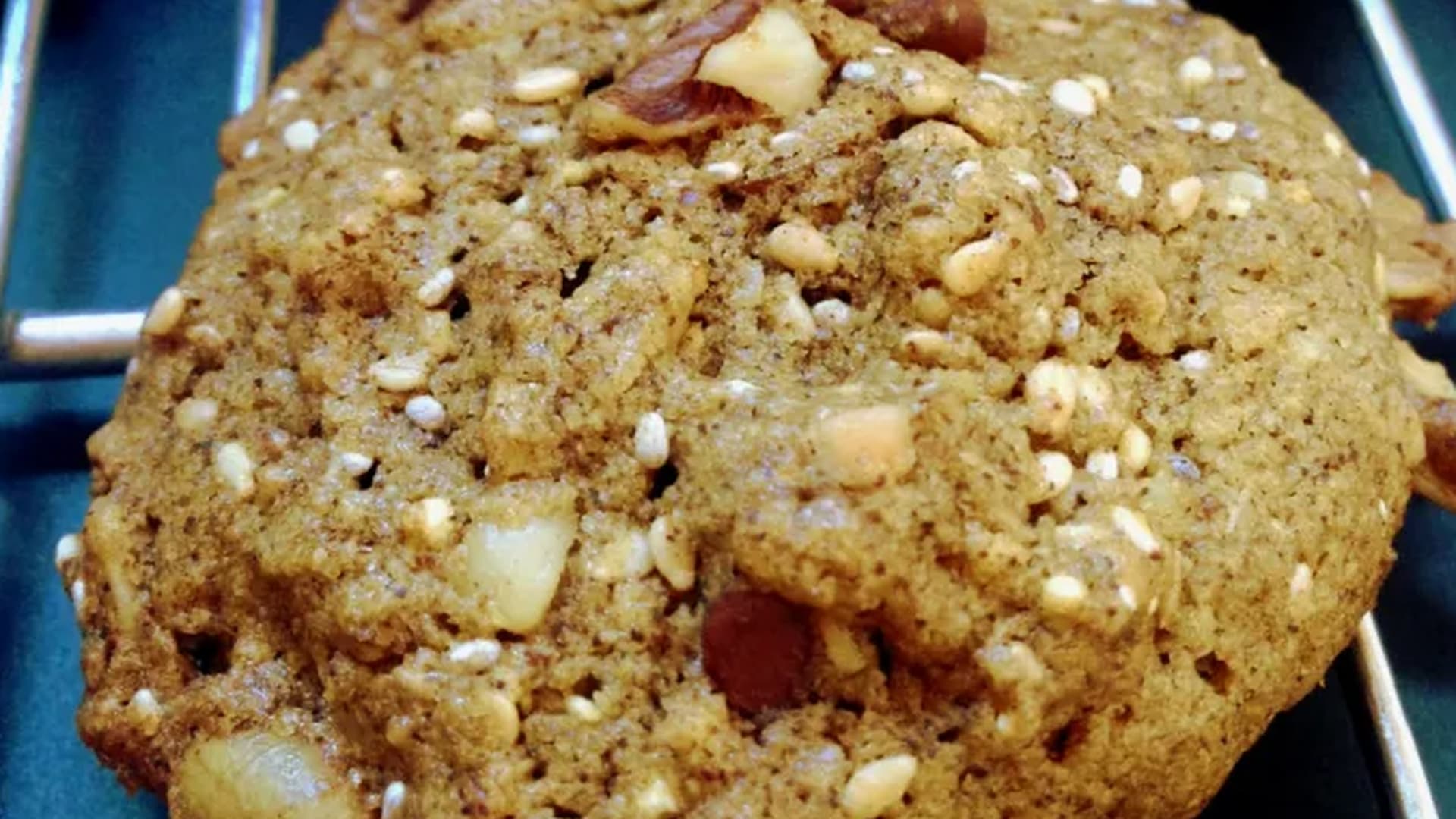 Granola Chocolate Chip Cookies