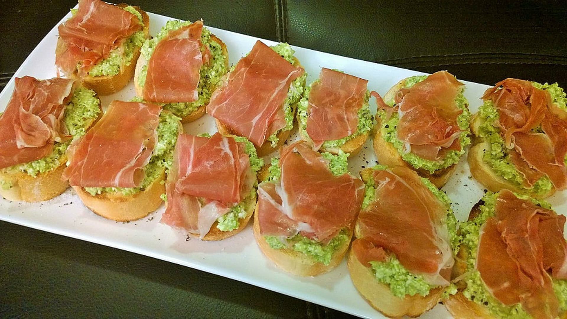 Asparagus & Prosciutto Toasts