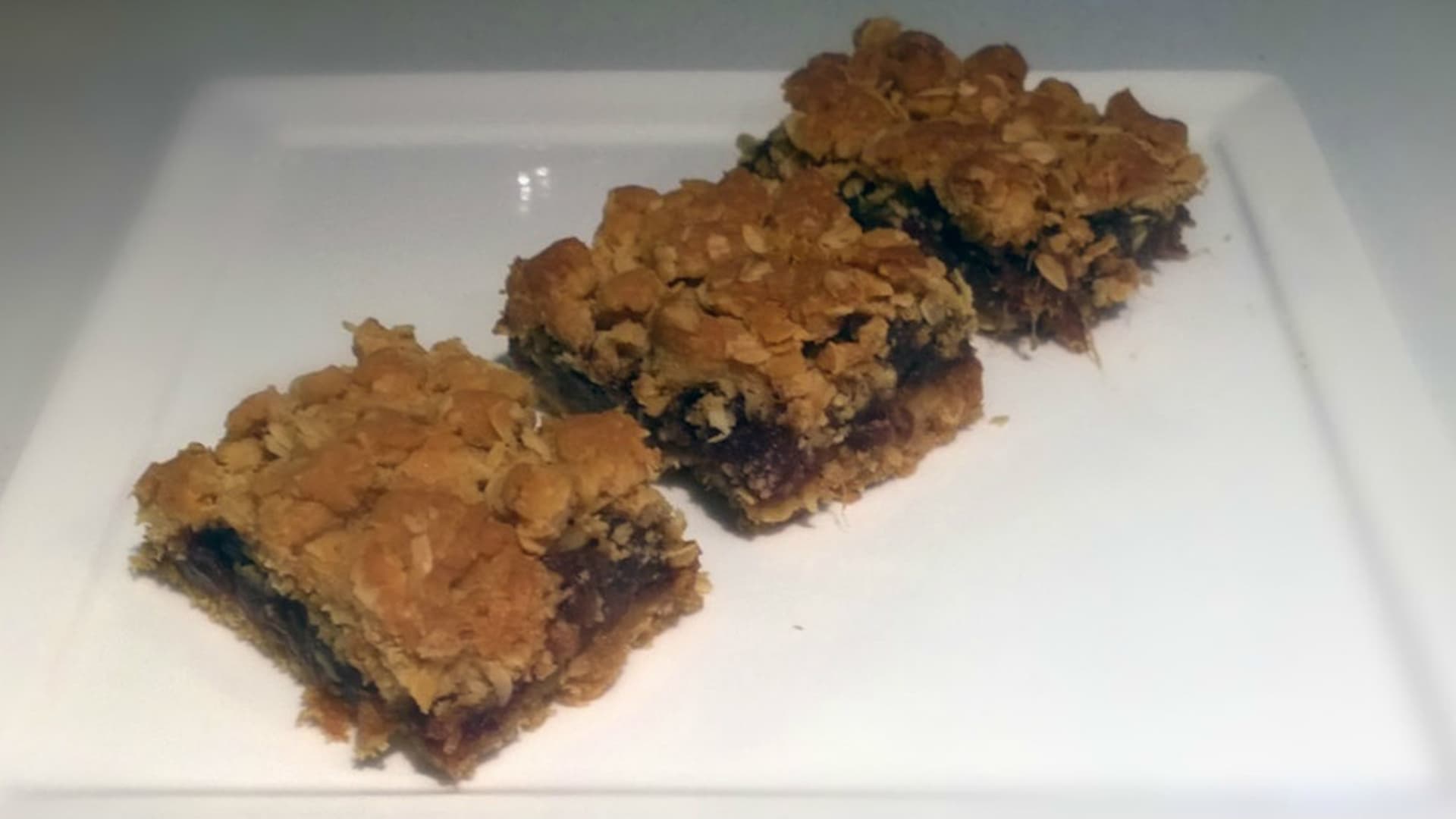 Date and Oat Slice