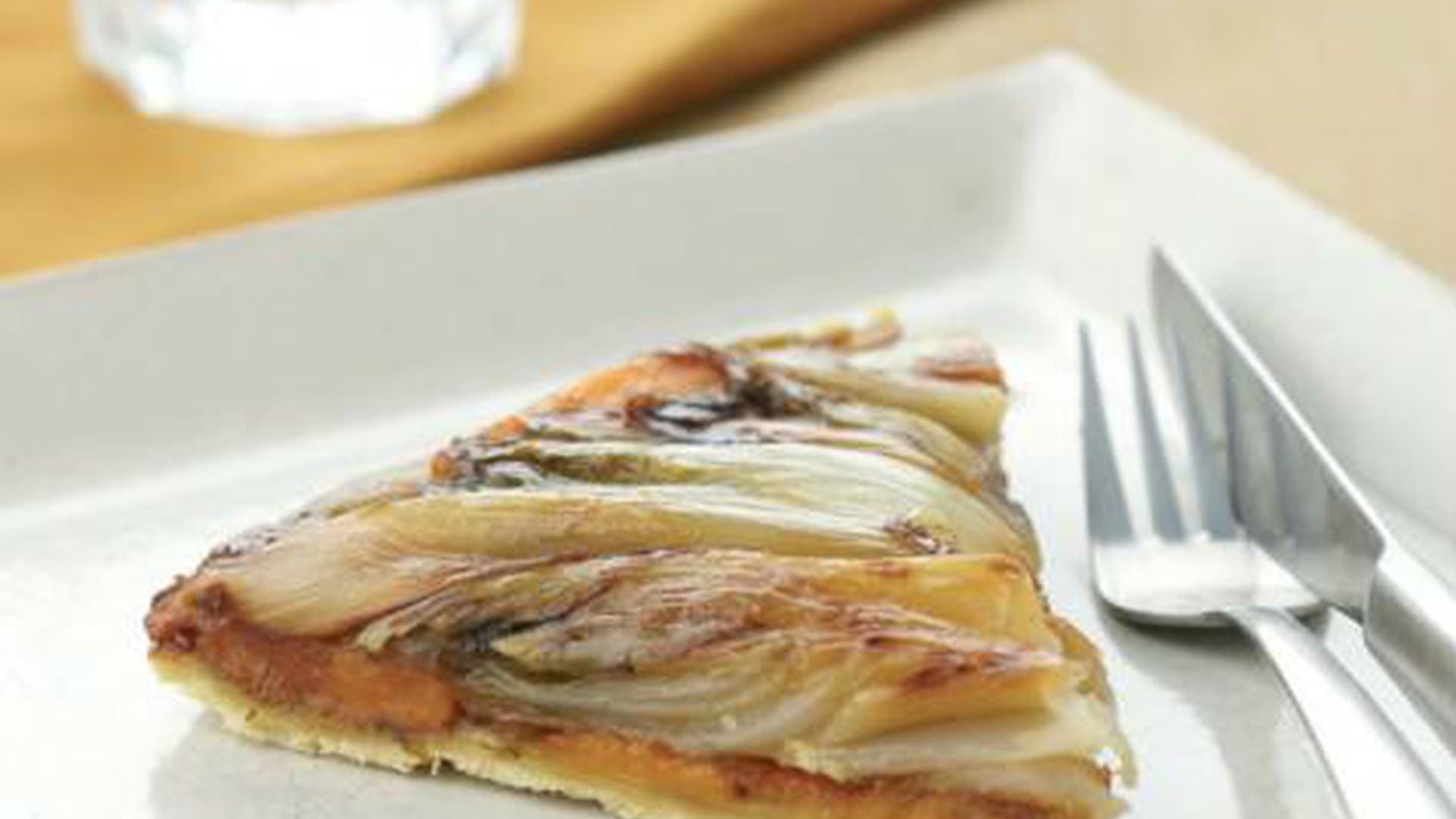 Tarte Tatin van witloof en bataat