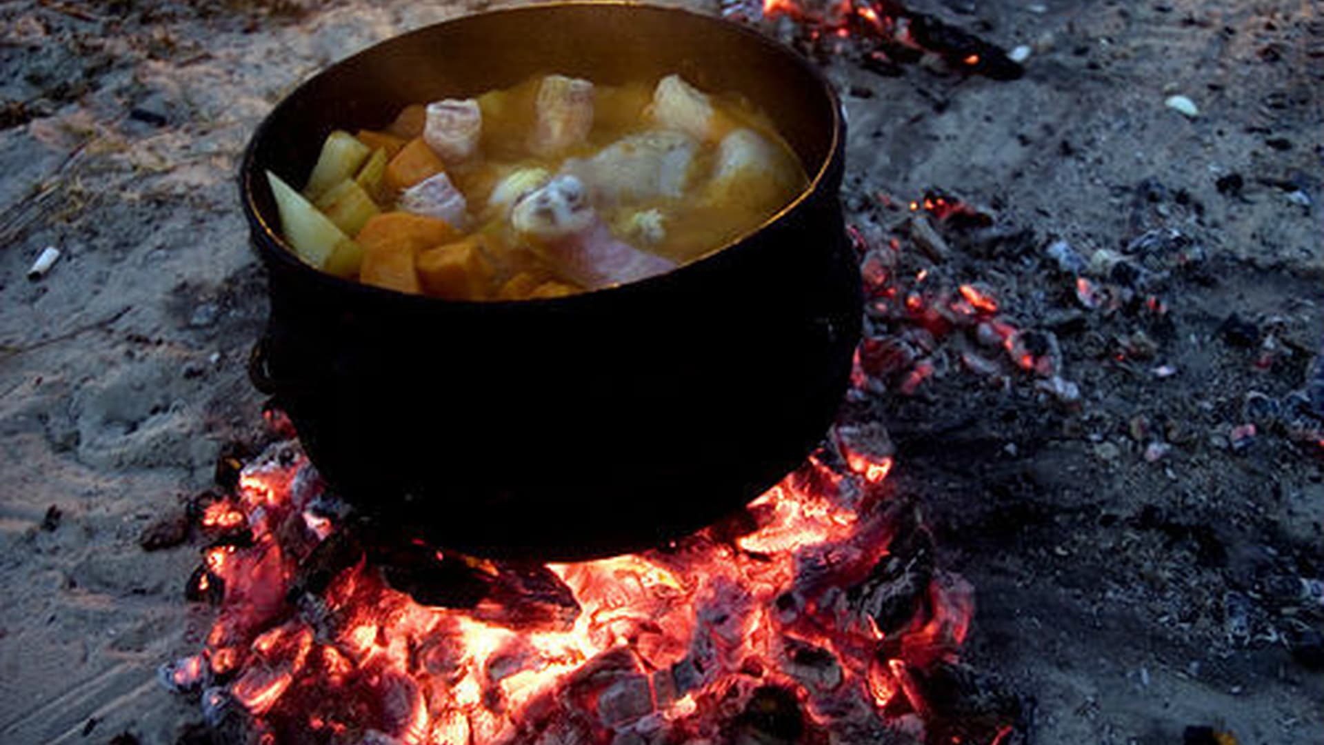 Cooking Pot to Cauldron Spell