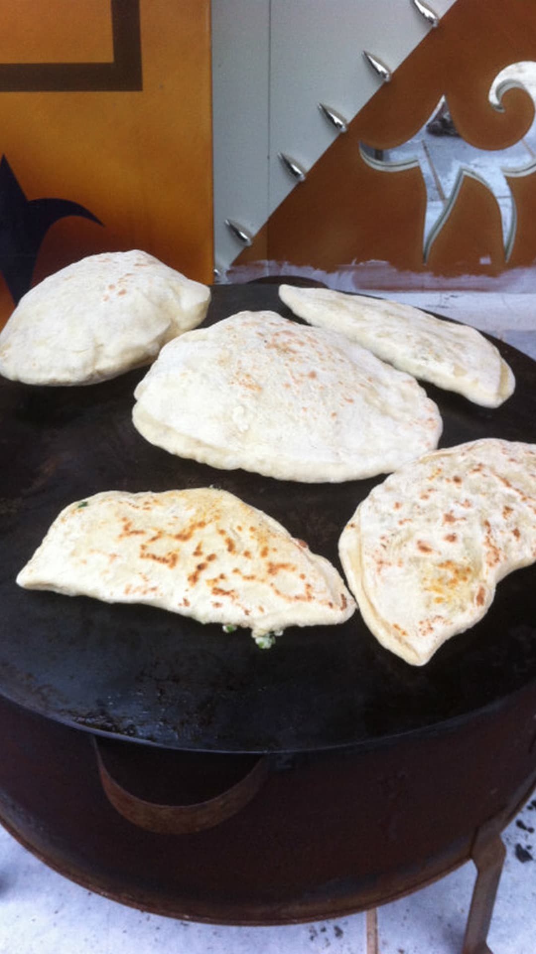 dürüm sartırmış hamur .