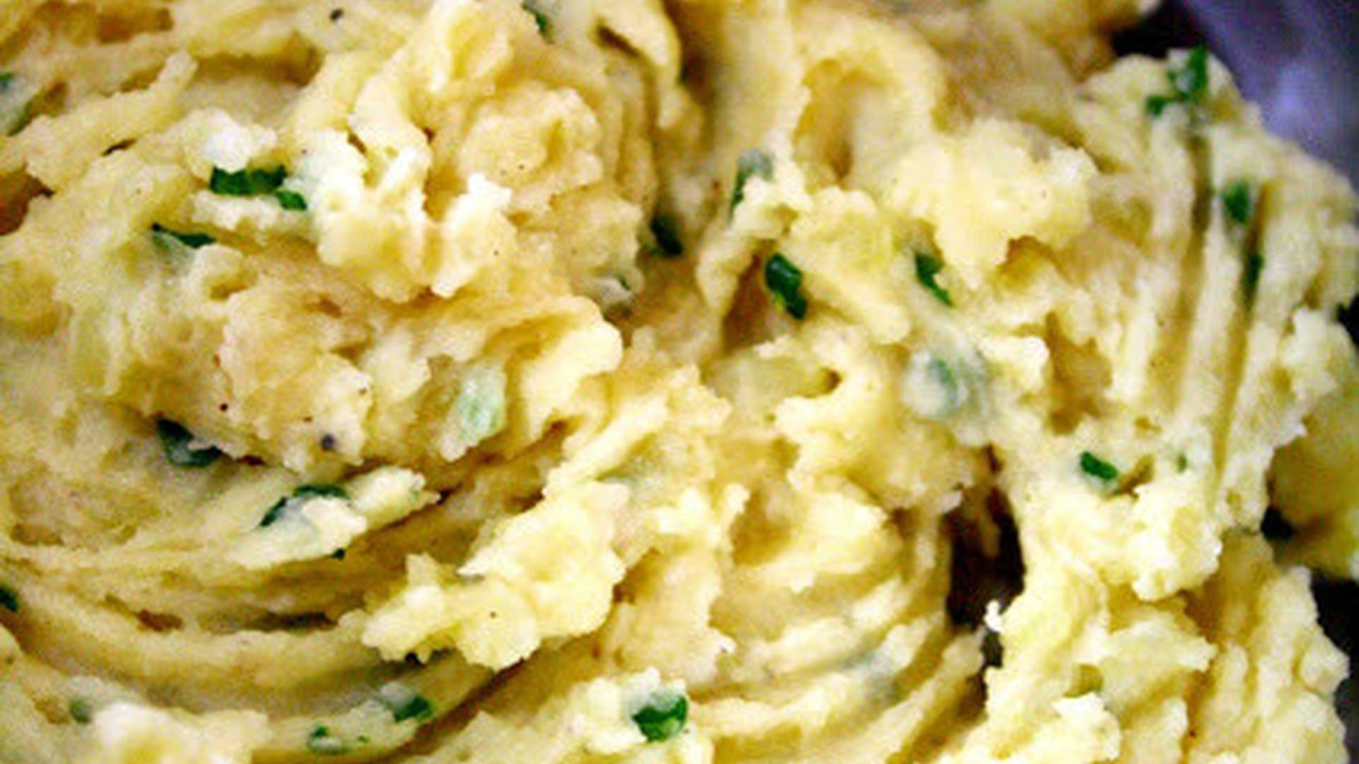 Olive Oil, Garlic & Romano Cheese Mashed Cauliflower