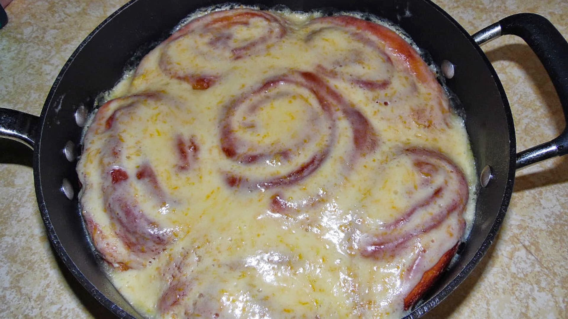 Dutch Oven Cinnamon Rolls