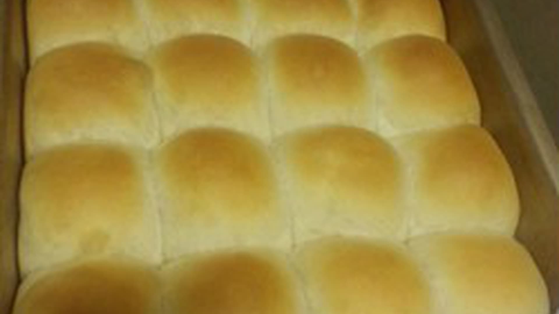 Golden Corral's Famous yeast rolls